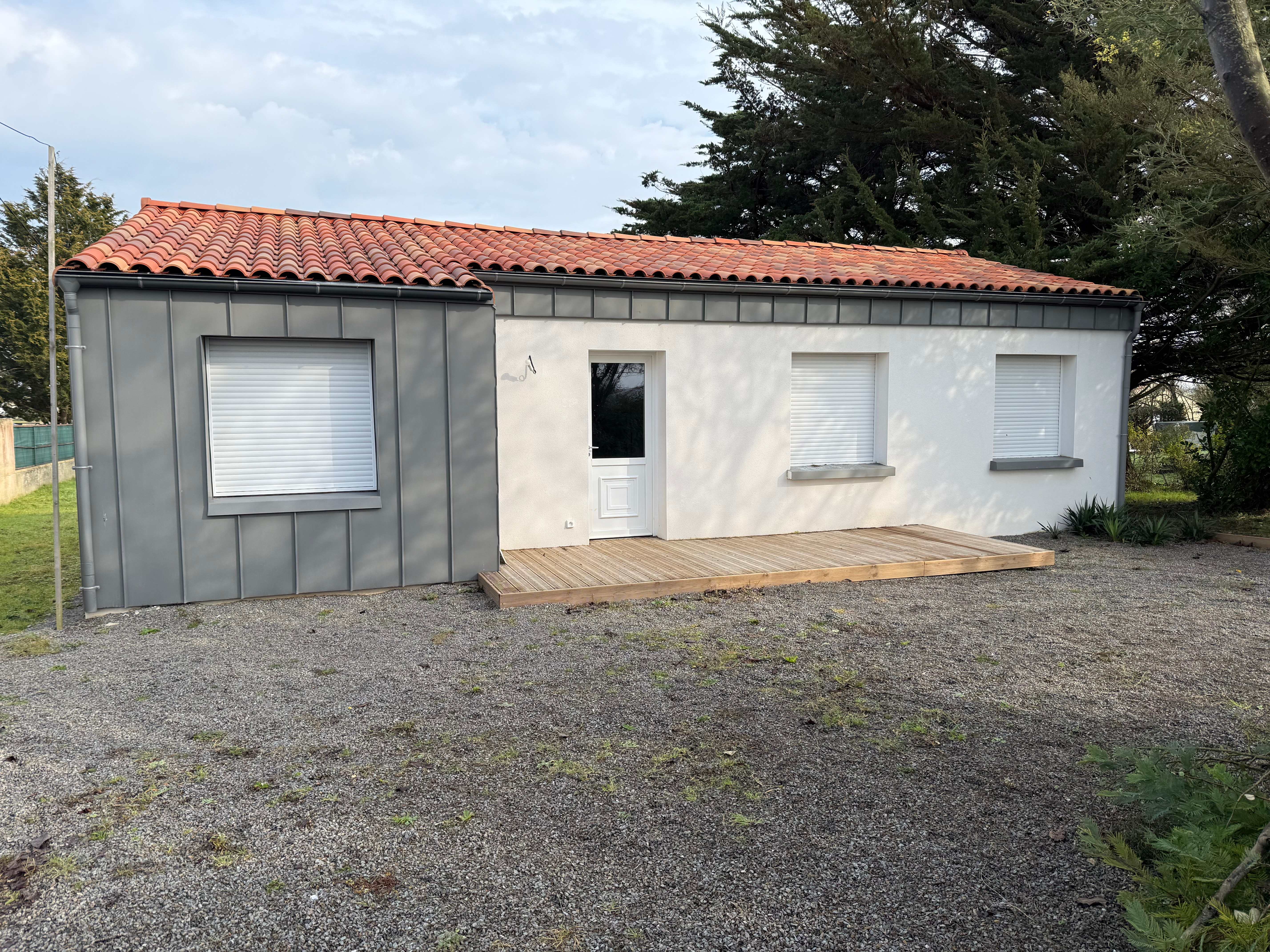 Extension moderne en zinc